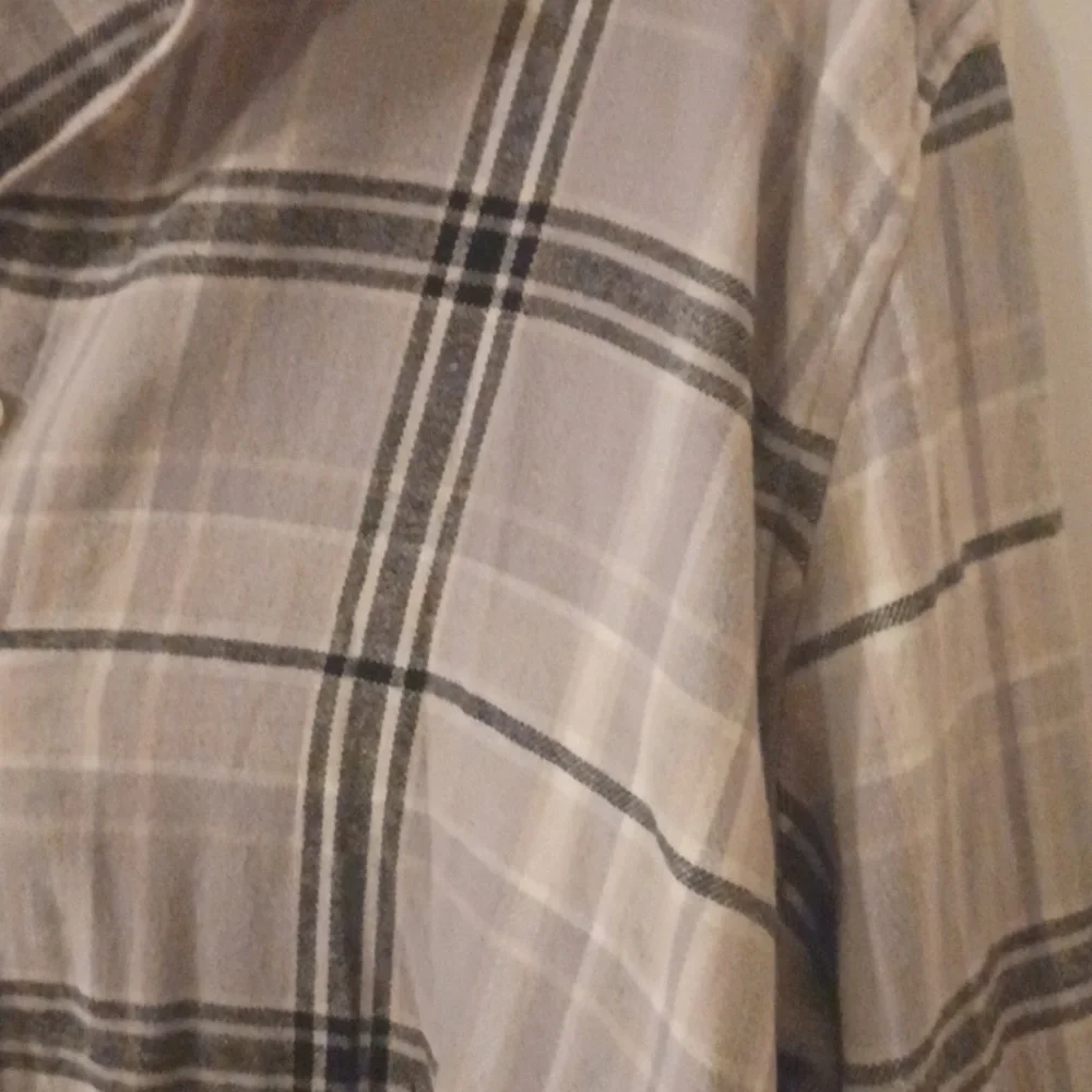 Basic editions womens plaid flannel shirt gray and black size XXL - Picture 3 of 4